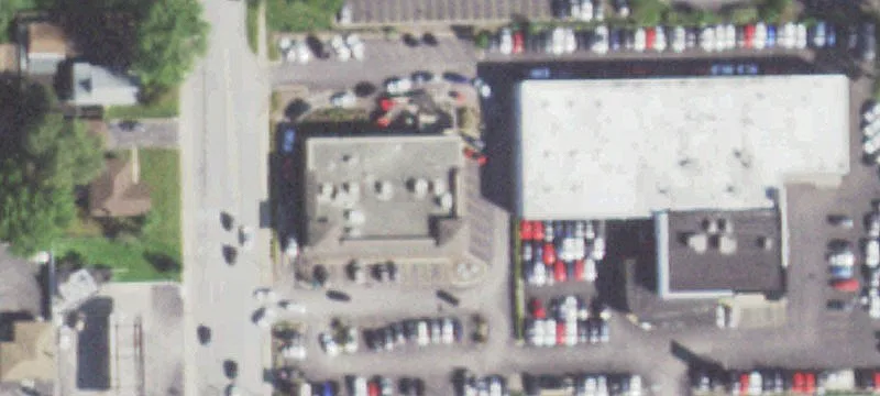 Retail Space in Oak Lawn