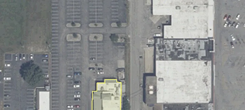 Retail Space in Grocery Anchored Center