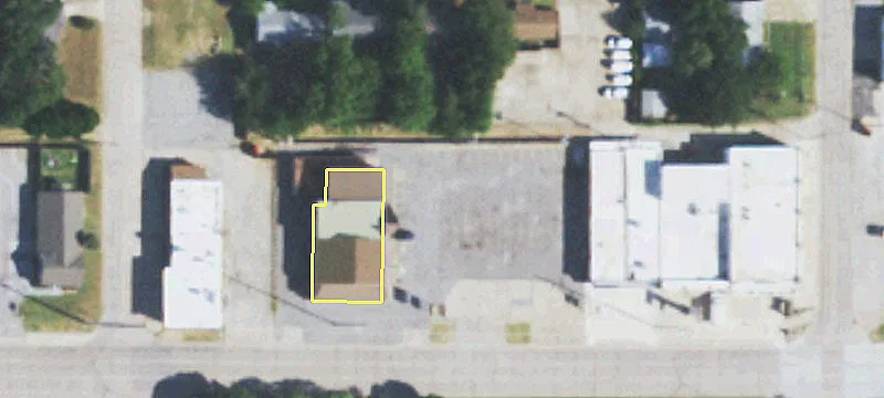 Office/Retail Building at Corner Location