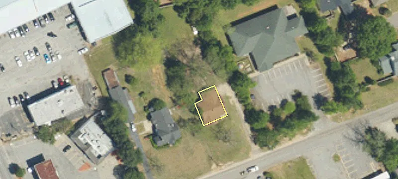 Office Building on 0.7 Acres