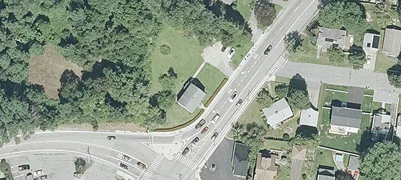 Land Parcels at Signalized Intersection