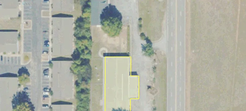 Commercial Lot on Houston Lake