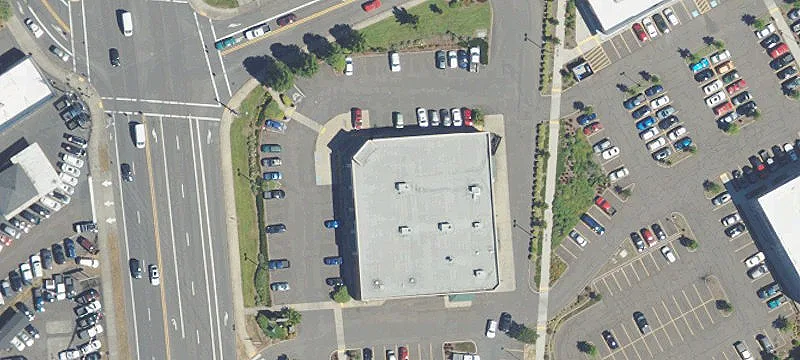 Retail Space on McLoughlin Boulevard