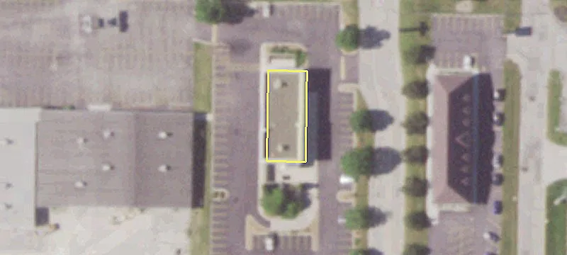 Freestanding Building in Active Corridor