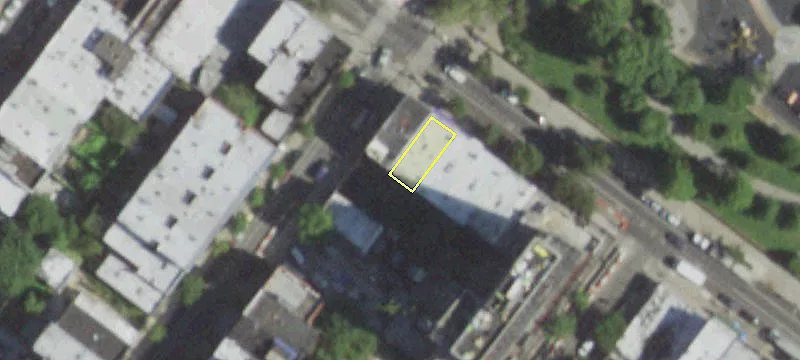 Prime Retail Space Near Park
