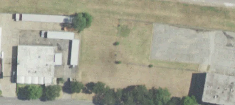 Land on N. Stemmons Fwy.