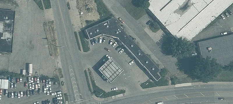 Retail Space in Golf Manor