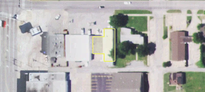 Renovated Retail Building For Sale