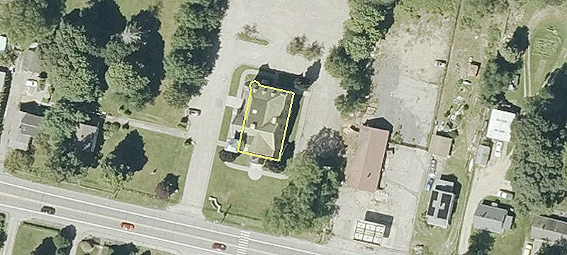 Fenced Outdoor Space For Lease