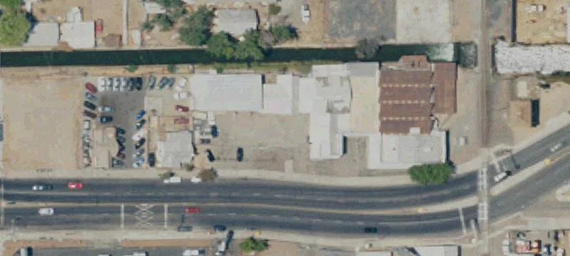 Freestanding Warehouse Near Blackstone Avenue