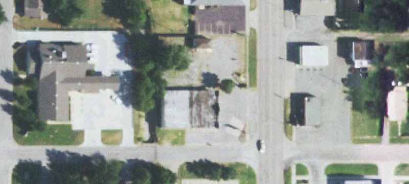 Retail Building and Lot For Sale