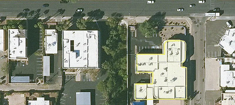 Free-Standing Building on Broadway Blvd