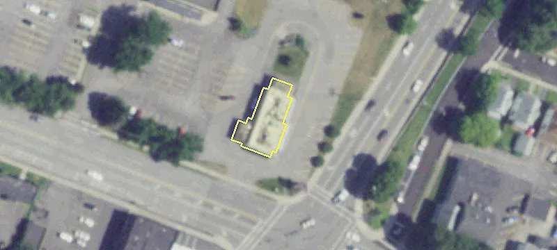 Commercial Land in Busy Plaza