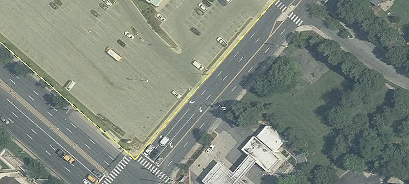 Retail Space in Grocery-Anchored Center