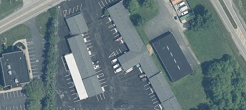 Updated Retail Space Near Airport