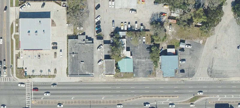 Freestanding Building on Hillsborough Avenue