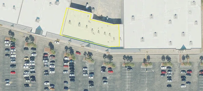 Retail Space in Busy Center