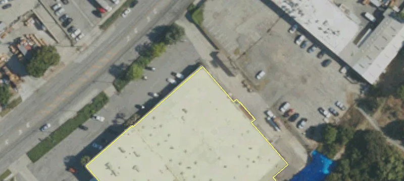 Large Yard Area For Rent