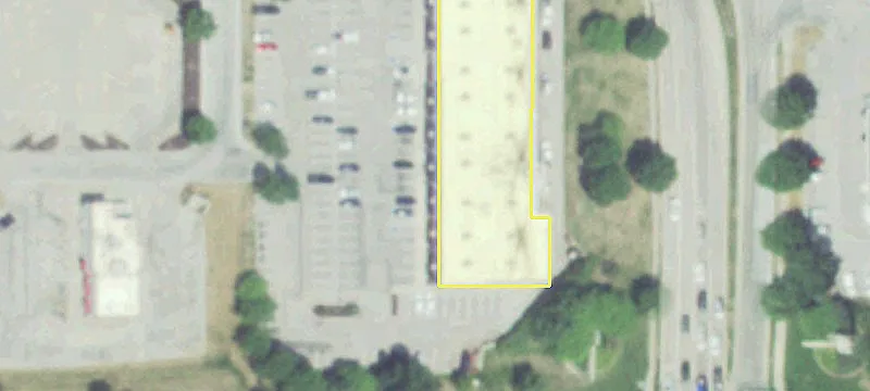 Retail Space in Lakeside Plaza