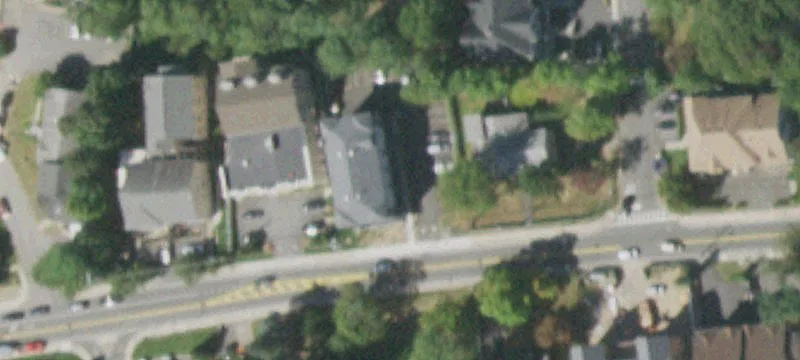 Established Grocery Store on Maple