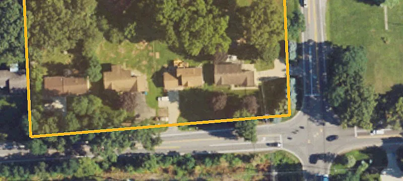Residential Land in Commerce Township