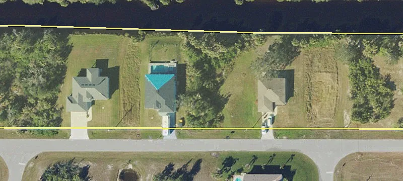 Waterfront Lot in Quiet Area