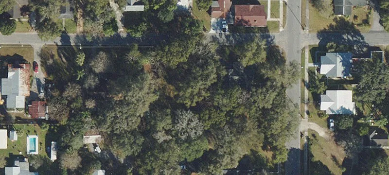 Residential Land in Ridge Manor