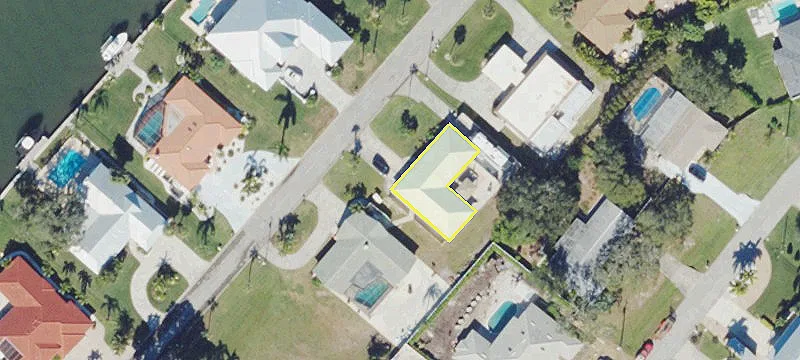 Sarasota Duplex with RV Hookup