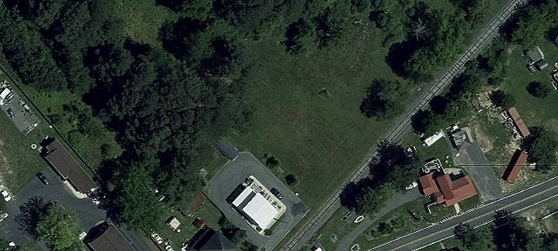Newark Duplex on Large Lot