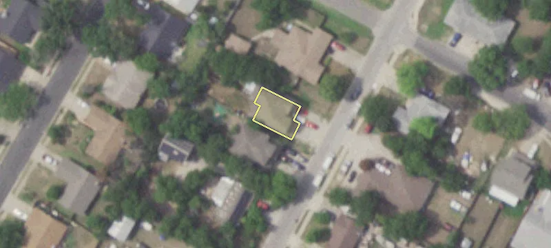 Spacious Duplex with Private Backyard