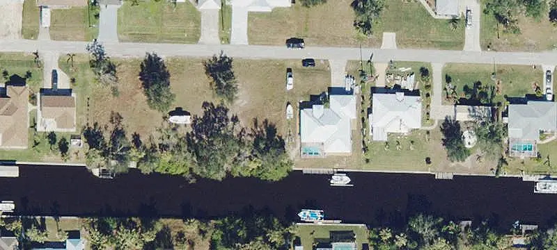 Canal-Front Lot in Palm Shores