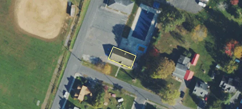 Warehouse with Ample Parking