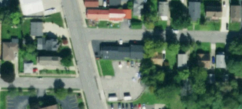 Automotive/Commercial Building on Corner Lot