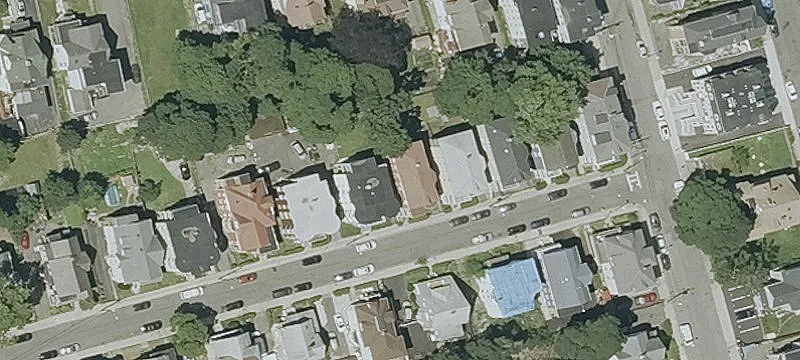 Three-Family House with Development Potential