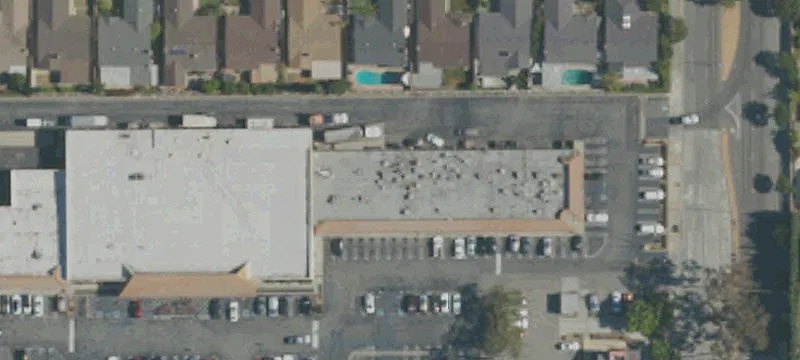 Established Supermarket on Busy Street
