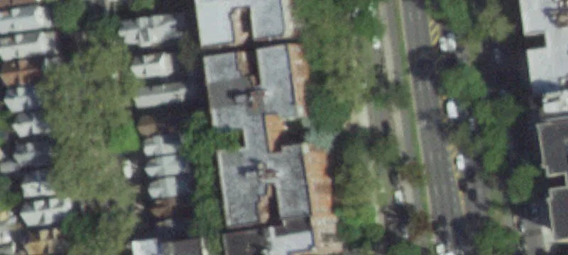 Spacious Coop Unit Near Transportation