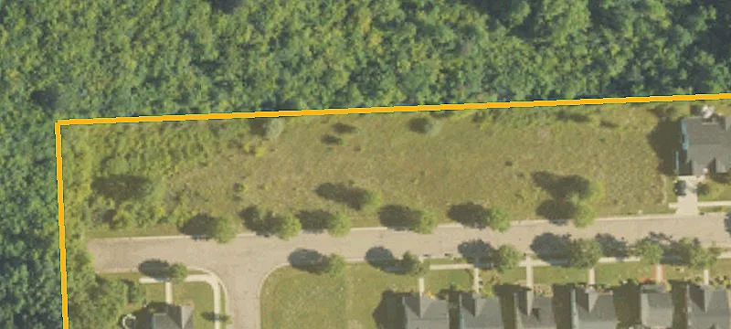Residential Land in Calm Neighborhood