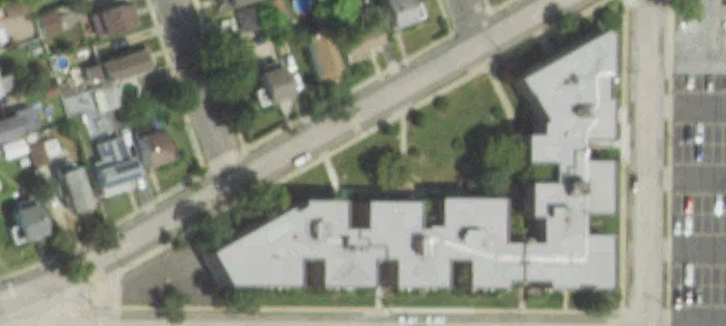 Spacious Co-op Near LIRR