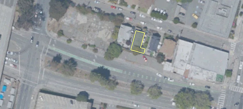 Well-Maintained Building with Highway Access