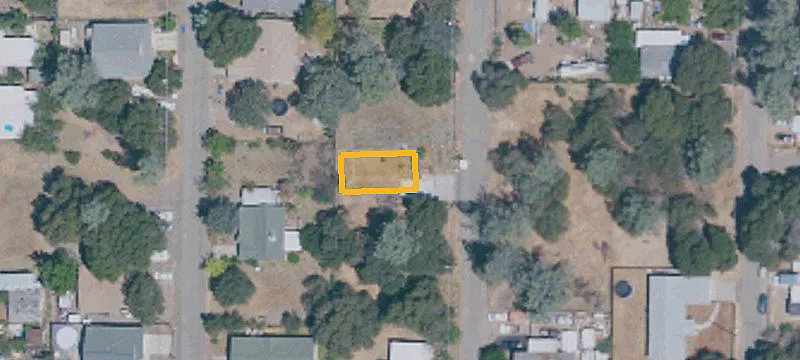 Residential Vacant Lot in Clearlake