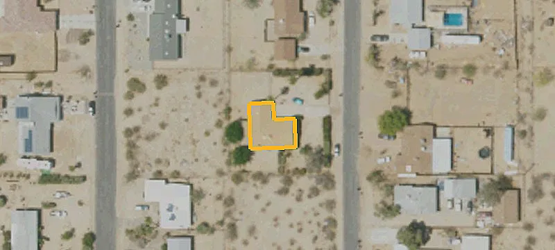 Large Lot in Smoketree