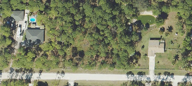Spacious Lot in Loxahatchee