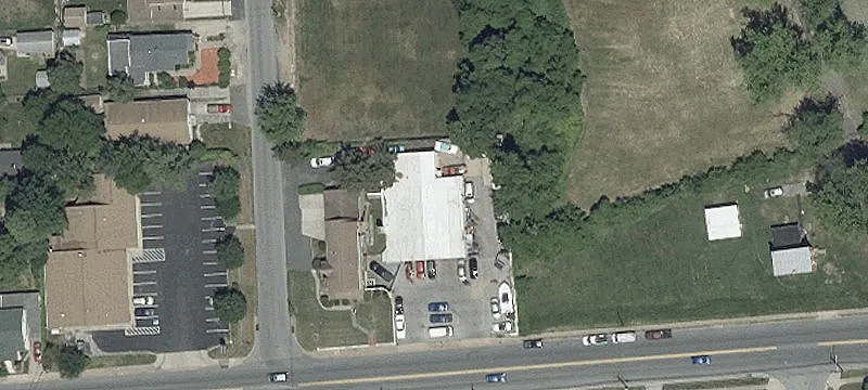 Auto Repair Facility with Storage