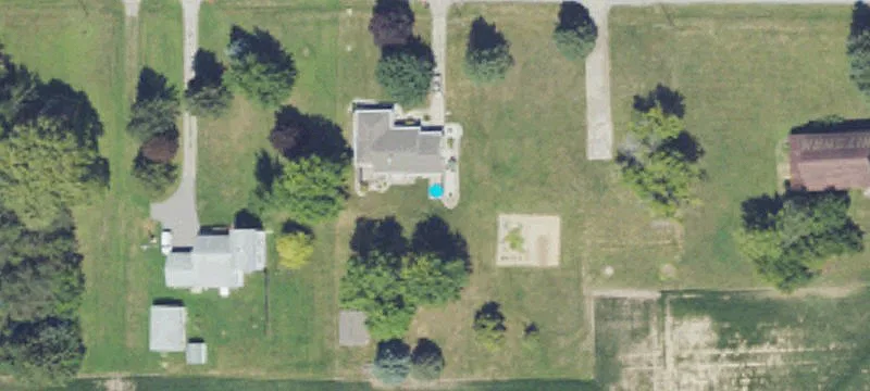 Versatile Commercial Building on 5 Acres