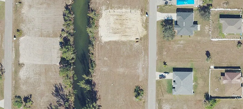 Waterfront Land in Gator Circle