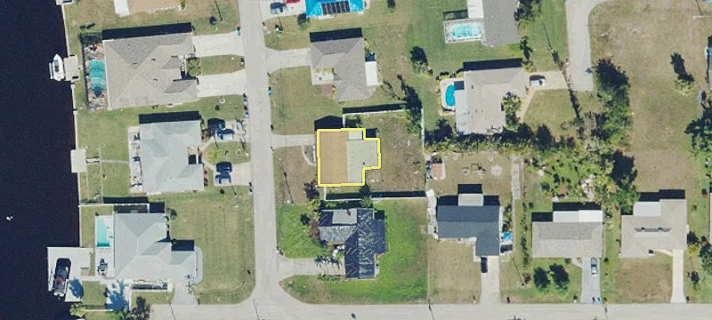 Waterfront Land in Gator Circle