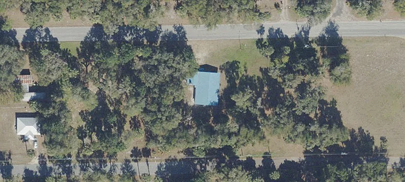 Versatile Commercial Building in Welaka