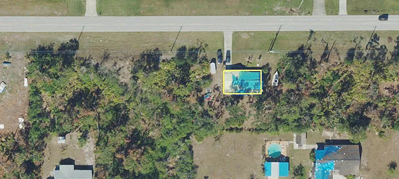 Vacant Lot Near Shopping