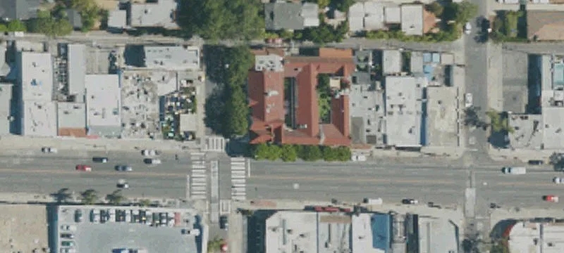 Melrose Avenue Retail Corner Space