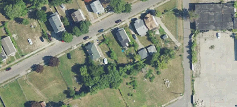 Residential Land in Lively Neighborhood